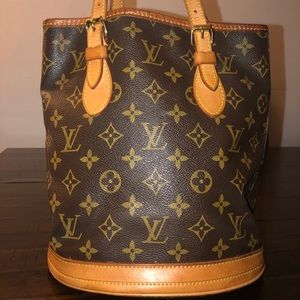 Louis Vuitton Monogram Petit Bucket 23